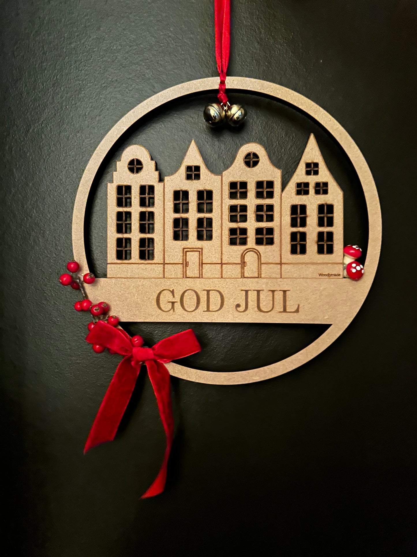 Door/wall ornament